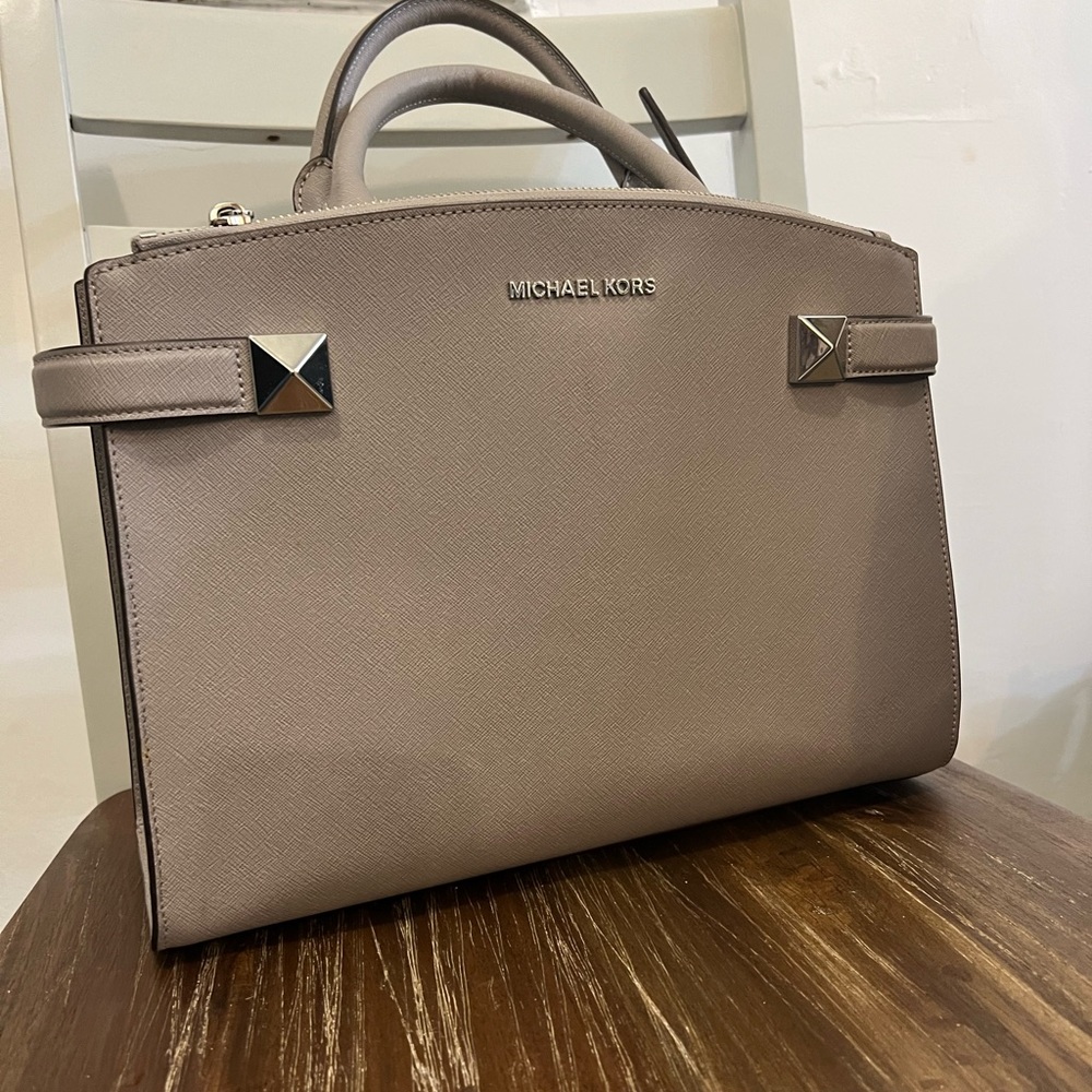 Michael Michael Kors Carla Leather Medium East West Satchel - Pearl Grey/Silver